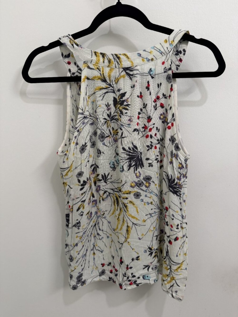 C084 Skies Are Blue Floral Embroidered Split-Neck Tank Top - Picture 3 of 5